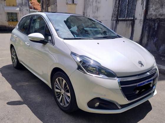 PEUGEOT 208 1.6 GRIFFE 16V FLEX 4P AUTOMÁTICO PEUGEOT 208 1.6 GRIFFE 16V FLEX 4P AUTOMÁTICO